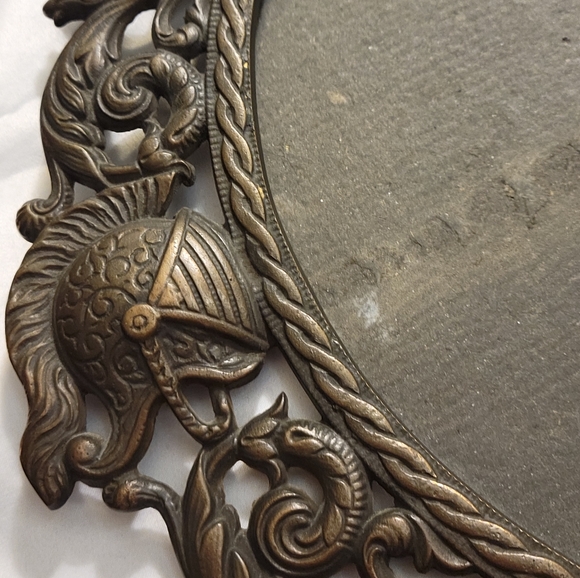 VINTAGE MEDIEVAL THEME BRASS MIRROR SWORDS AND SHIELDS DESIGN - Picture 13 of 16